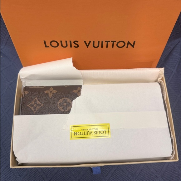 Louis Vuitton Handbags - Louis Vuitton Monogram Canvas Wallet